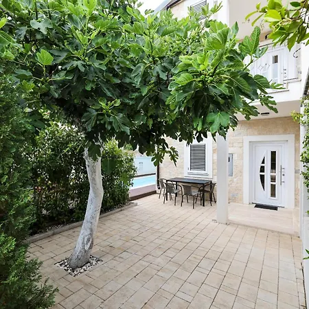 Apartment My Dalmatia - Sea View Naledi With Shared Pool *