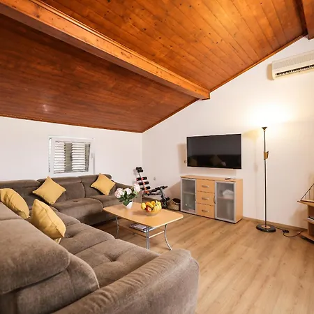 My Dalmatia - Sea View Naledi With Shared Pool Apartment Mrljane