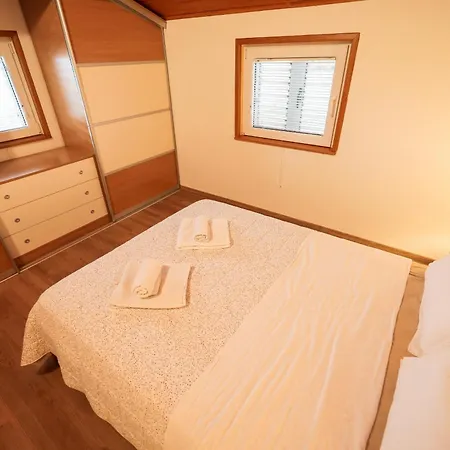 My Dalmatia - Sea View Naledi With Shared Pool Apartment *